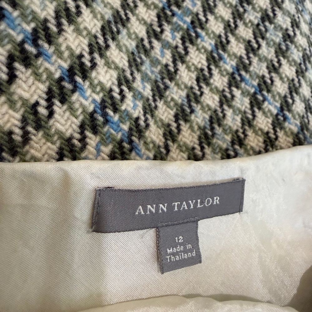 Ann Taylor Plaid Pencil Skirt - Picture 5 of 10
